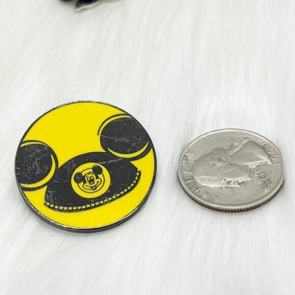 🔮 5/$25 Disney Mickey Ear Hat Park Icon Pin - Picture 2 of 3